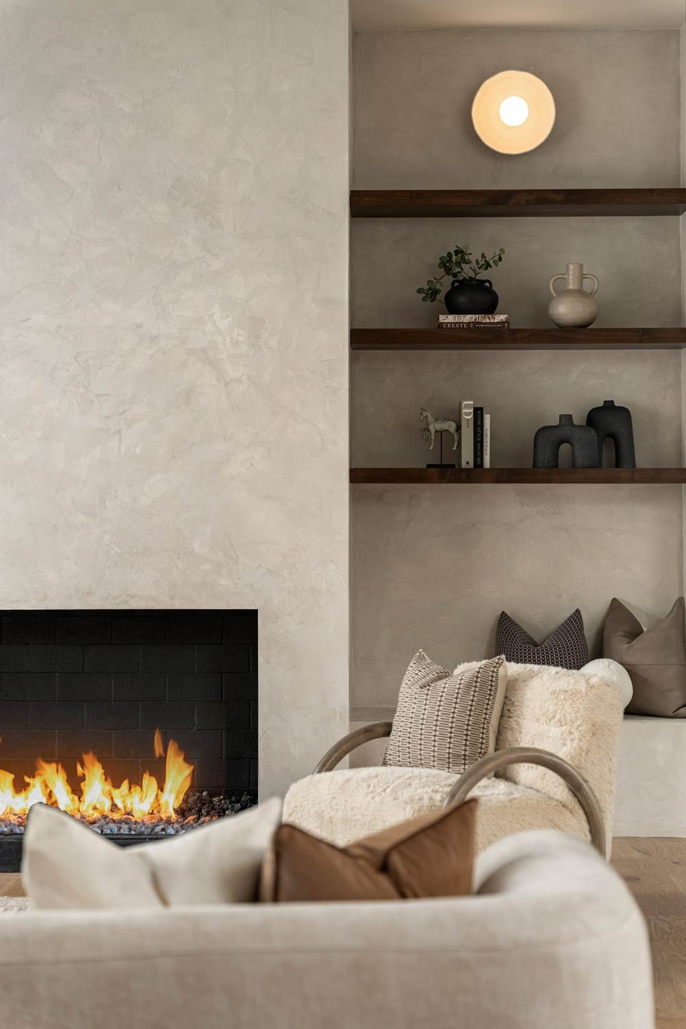 Plaster & wood shelving detail