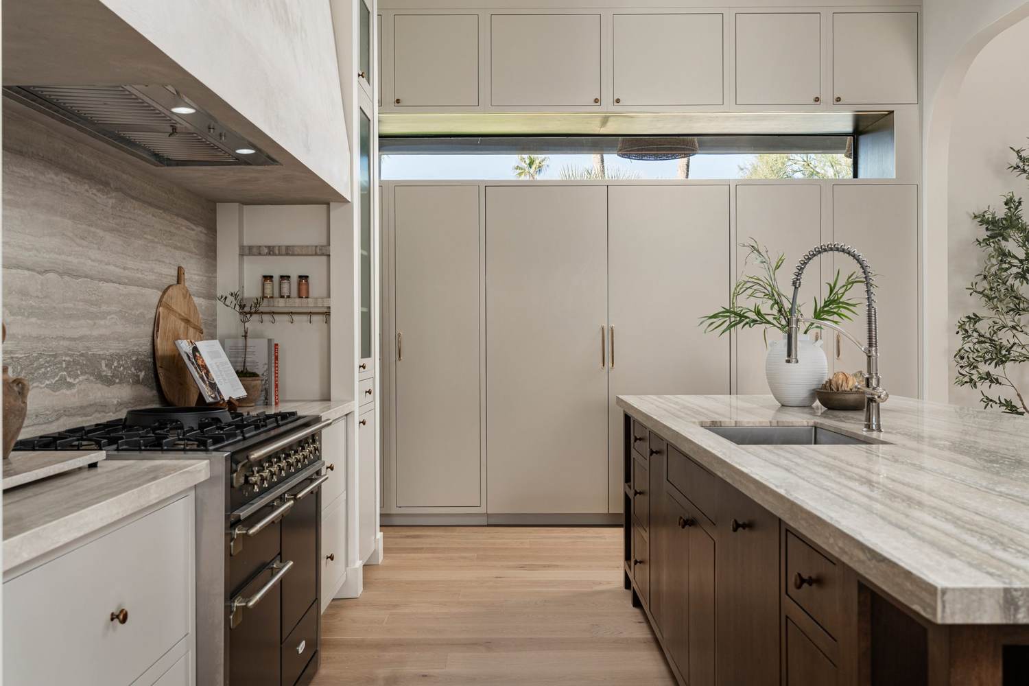 Custom cabinetry & integrated refrigeration