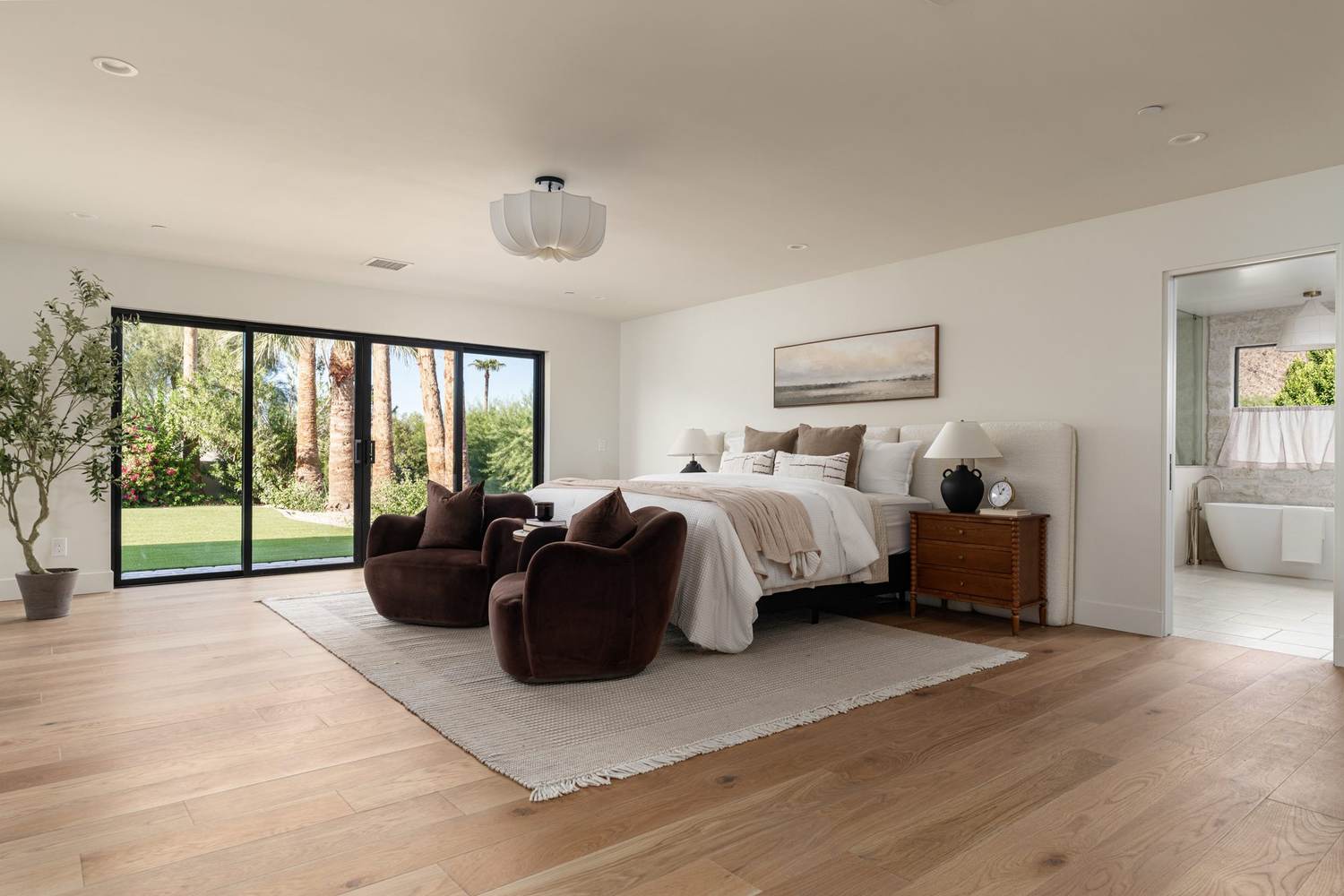 Primary flex space — fitness studio or 5th bedroom